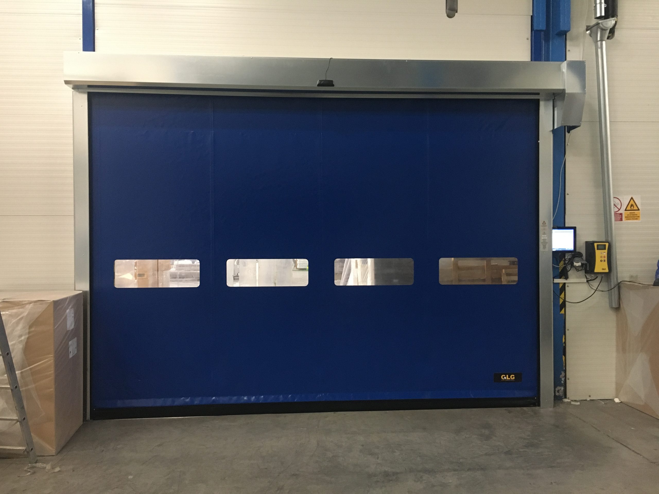 ROLLIZIP SM Basic, RAL 5010, 4500 × 3000 mm